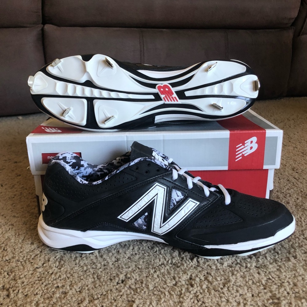 NEW! MENS NEW/BAL. LOW METAL BASEBALL CLEATS SZ 13